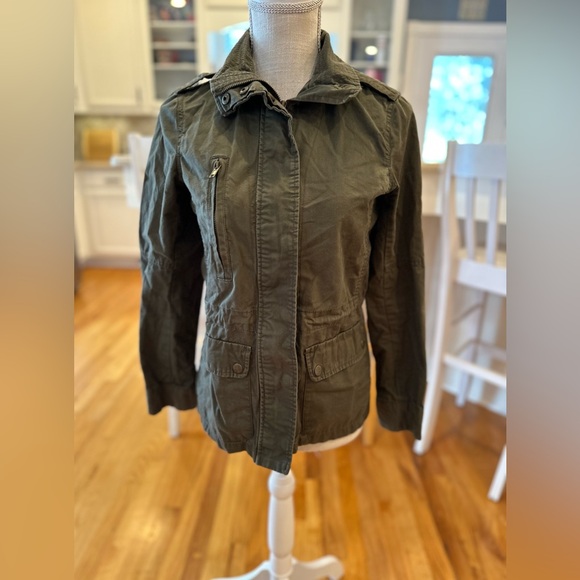 Love Tree Jackets & Blazers - Love Tree olive green lightweight cargo jacket